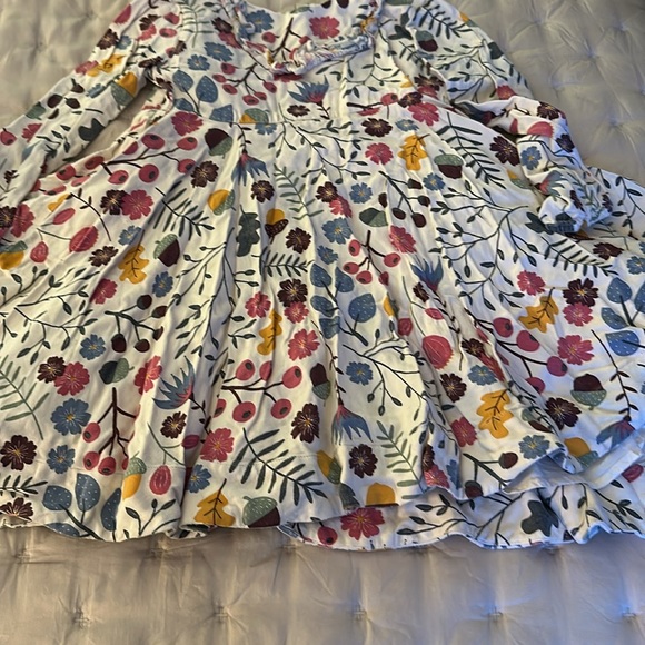 Beautiful floral Polarn O Pyret swing dress. Size 5-6 - Picture 3 of 4
